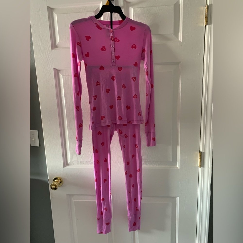 2 pc Skims RARE Valentine’s Day, pajamas, size medium.Wore once like new.